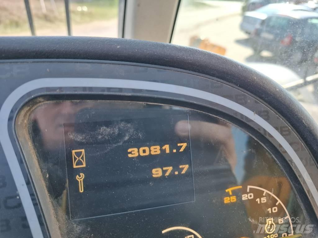JCB 540-140 伸缩臂叉装车|叉装车