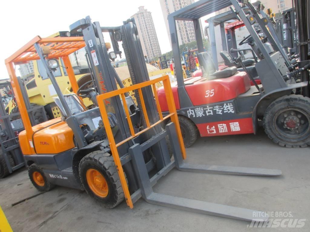 TCM FD 30 柴油叉车