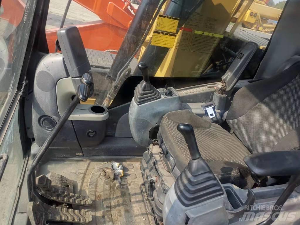 CAT 312 D 中型挖掘机