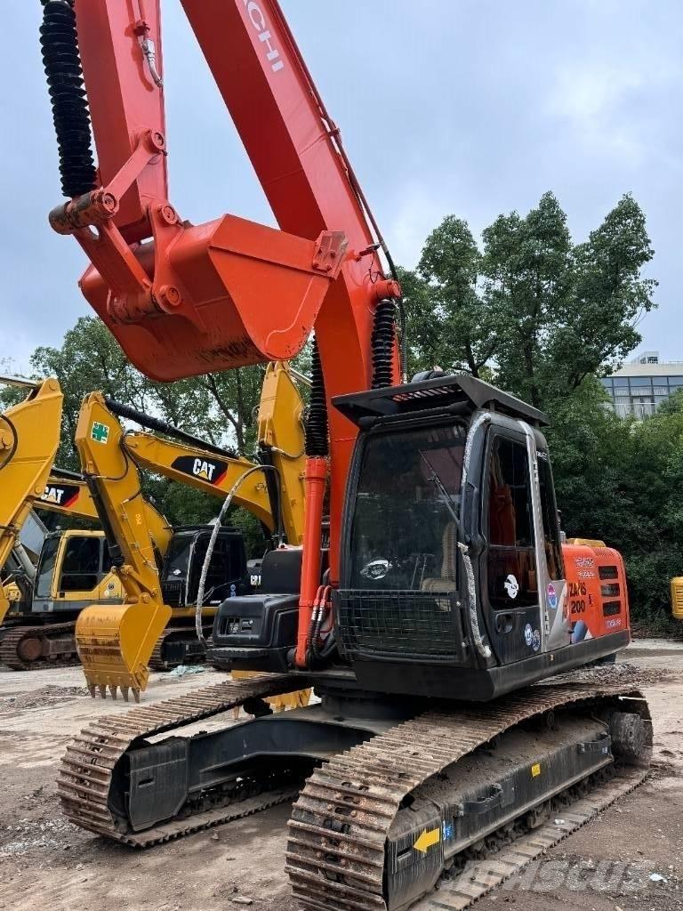Hitachi ZX 200 履带挖掘机