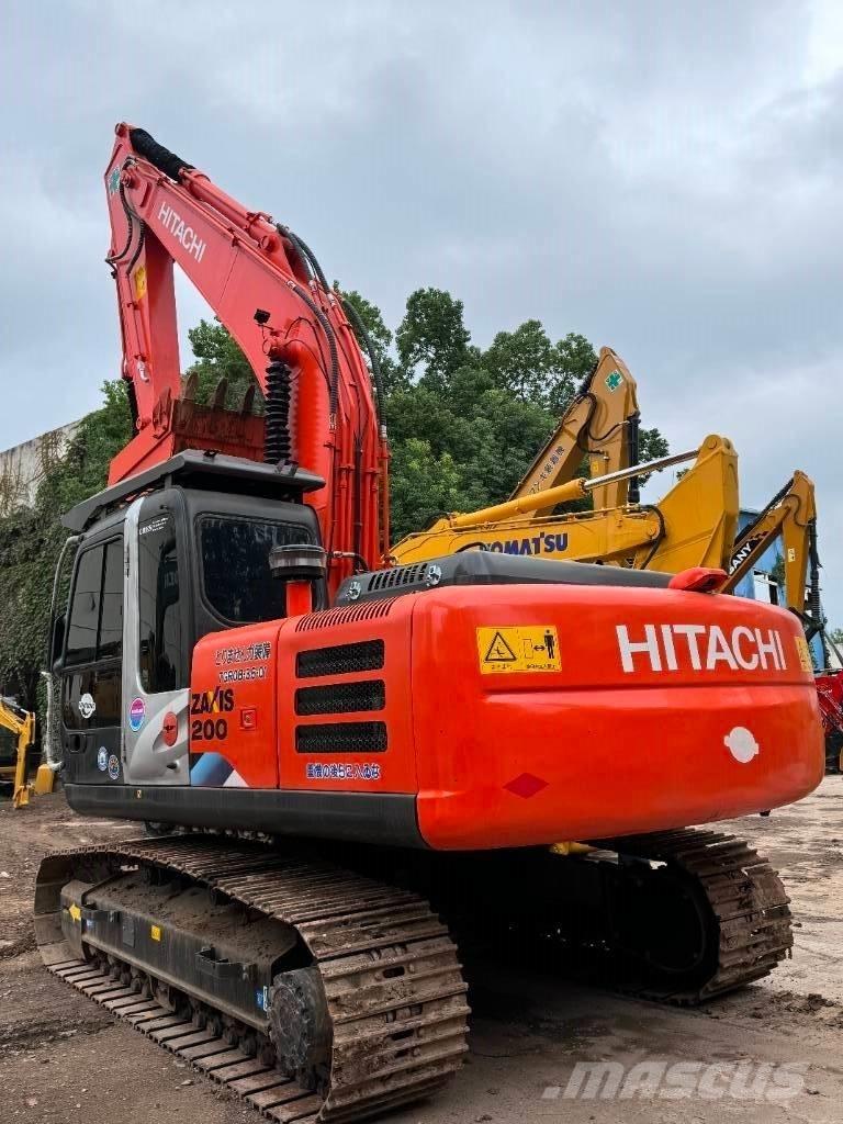 Hitachi ZX 200 履带挖掘机