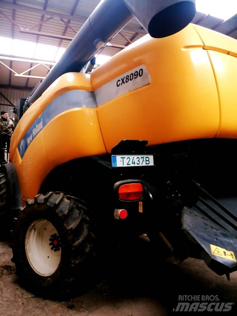 New Holland CX 8090 联合收割机