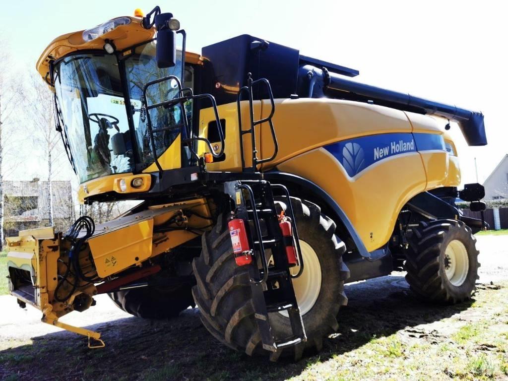 New Holland CX 8090 联合收割机