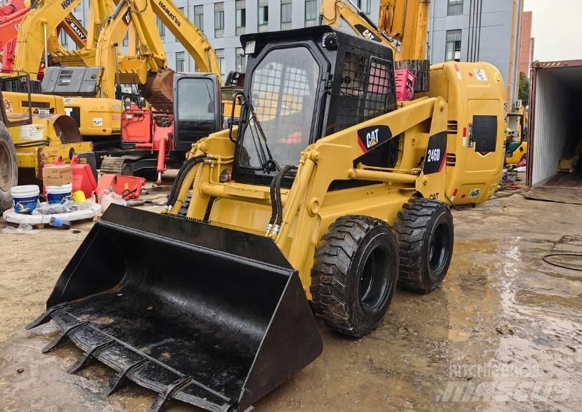 CAT 246D 滑移装载机