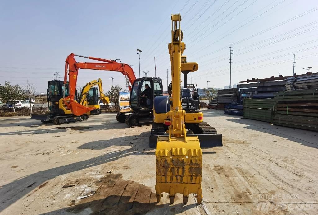 Komatsu PC 40 MR 小型挖掘机