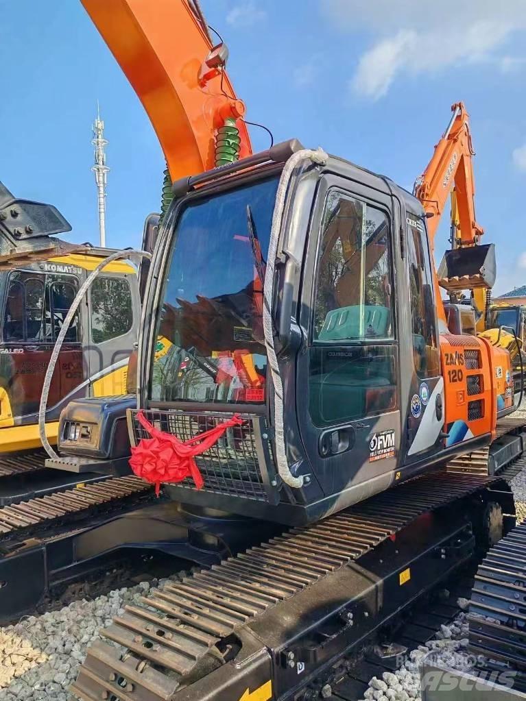 Hitachi ZX 120 履带挖掘机
