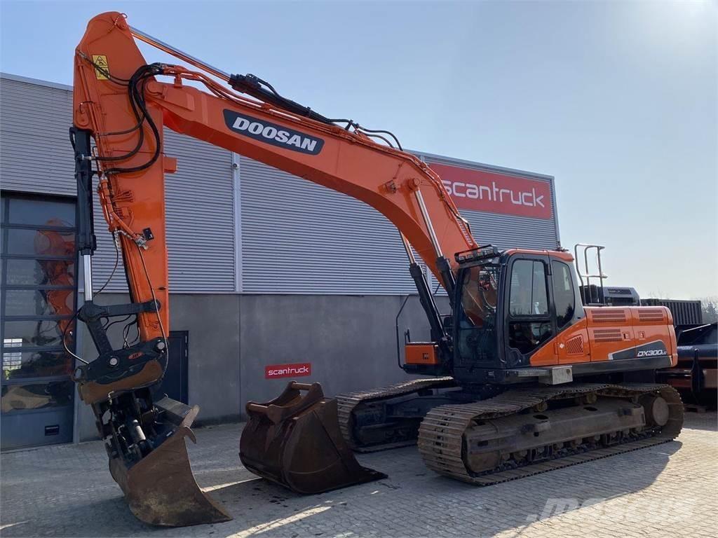 Doosan DX300LC-5 履带挖掘机