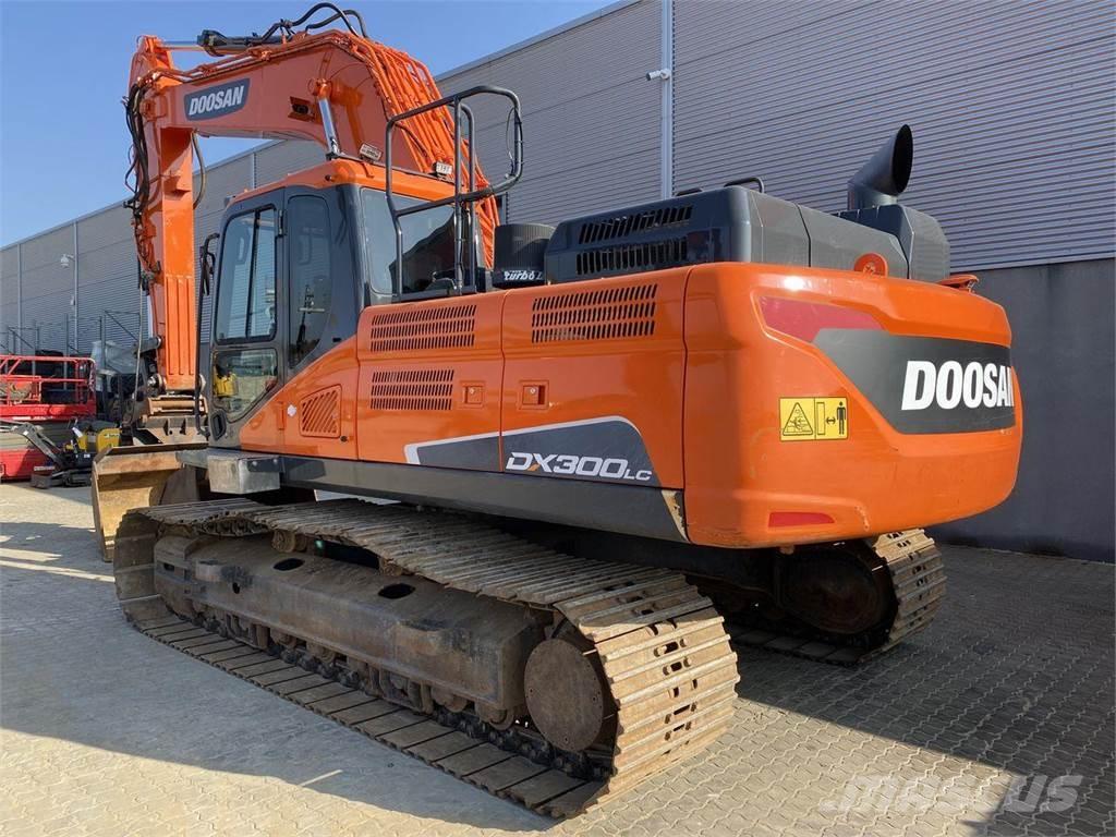 Doosan DX300LC-5 履带挖掘机