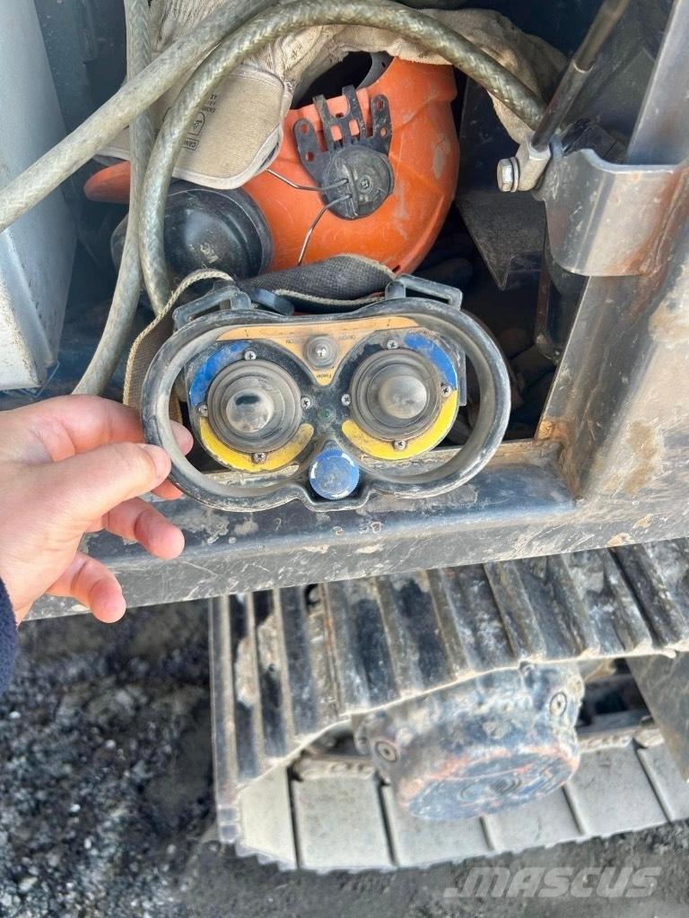 Sandvik QJ 241 移动式破碎机