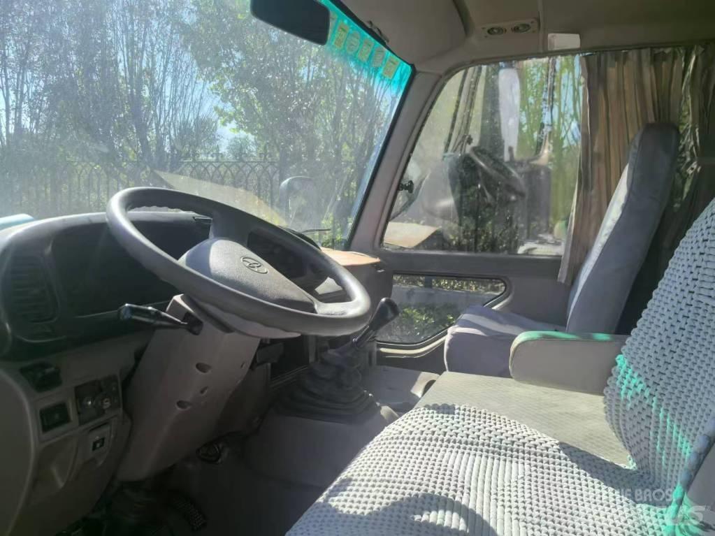 Toyota Coaster 公路客运汽车
