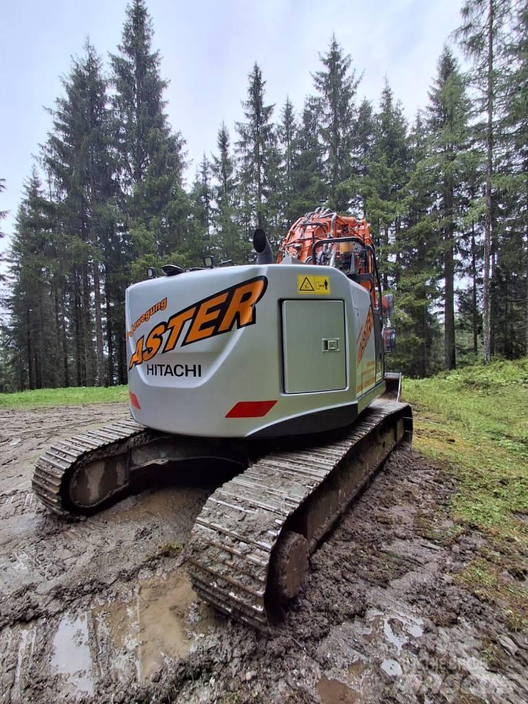 Hitachi ZX 225 US LC 履带挖掘机