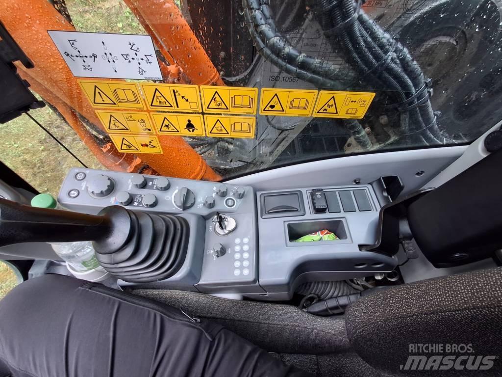 Hitachi ZX 225 US LC 履带挖掘机