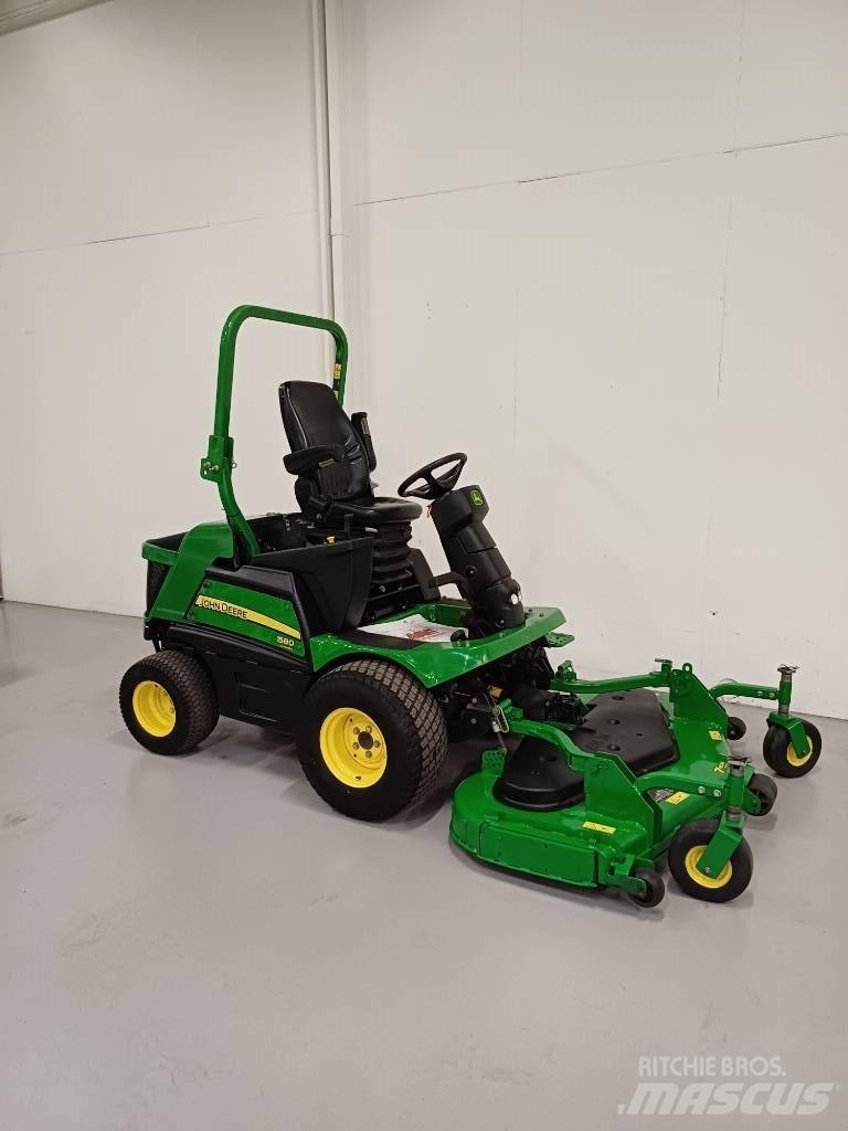 John Deere 1580 骑乘式割草机