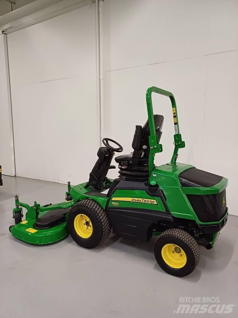 John Deere 1580 骑乘式割草机
