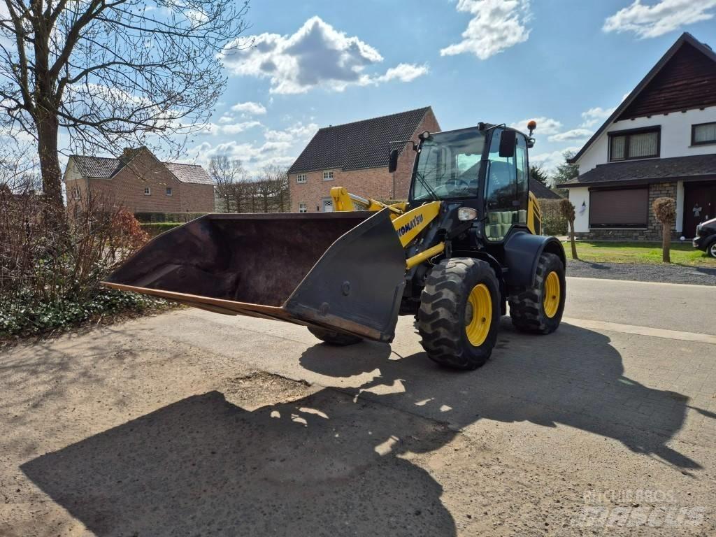 Komatsu WA100M-7 轮式装载机