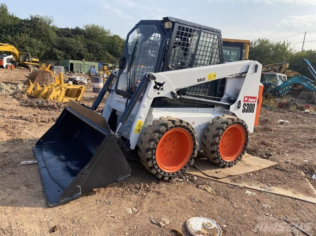 Bobcat S 300 滑移装载机