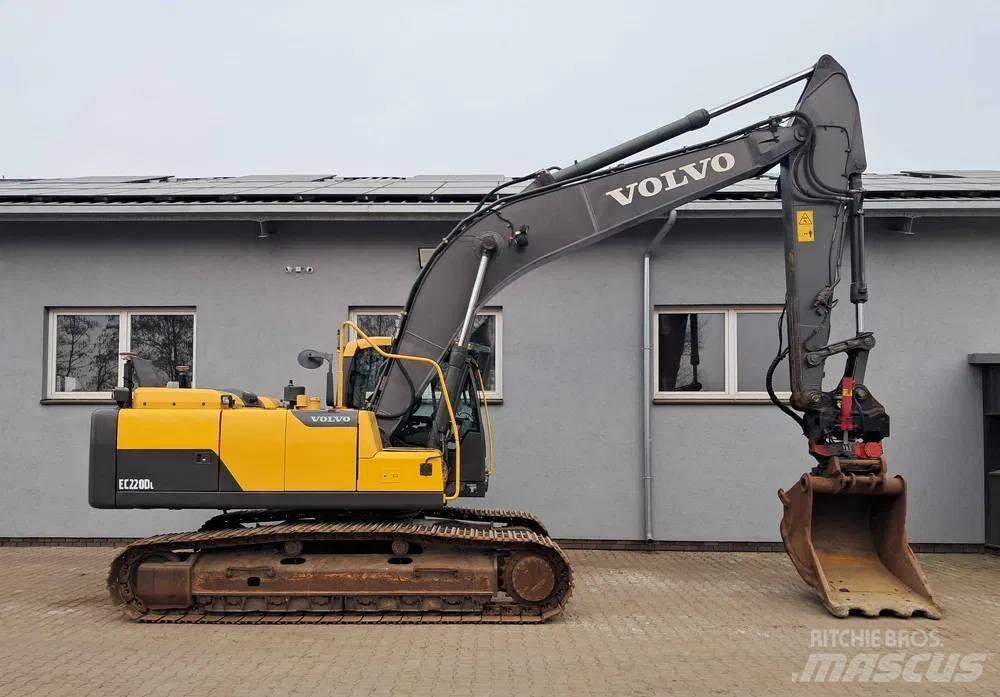 Volvo EC 220 DL 履带挖掘机