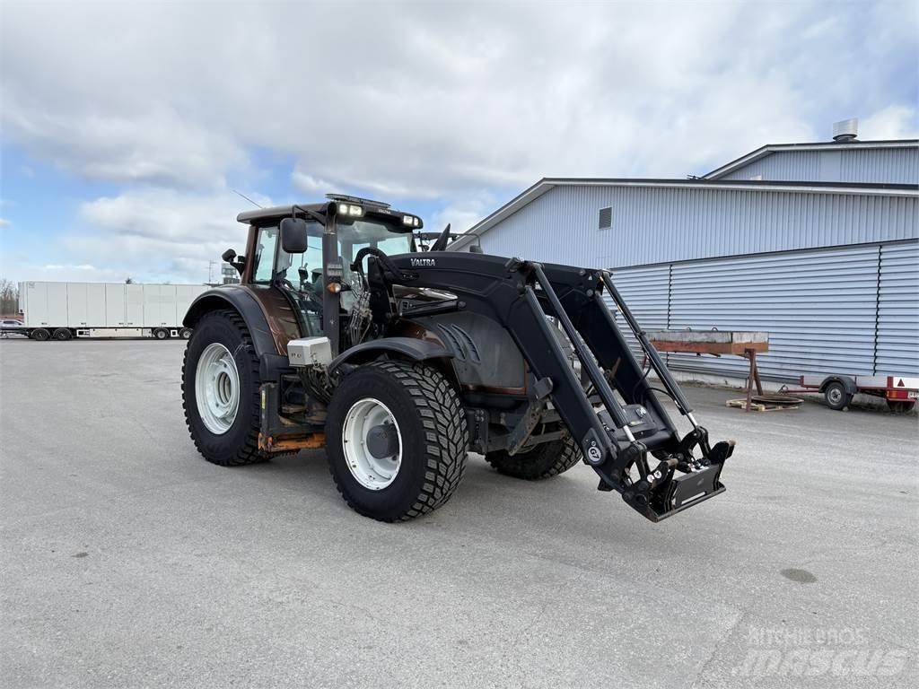 Valtra T203 拖拉机/农用车