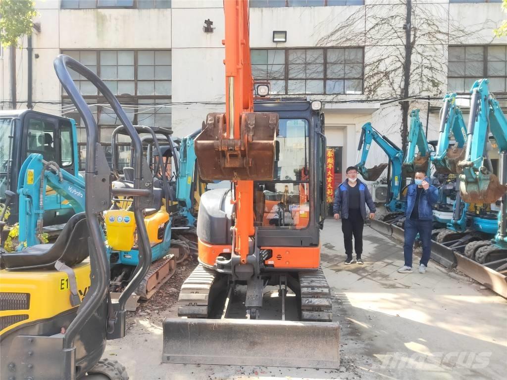 Hitachi ZX30 小型挖掘机