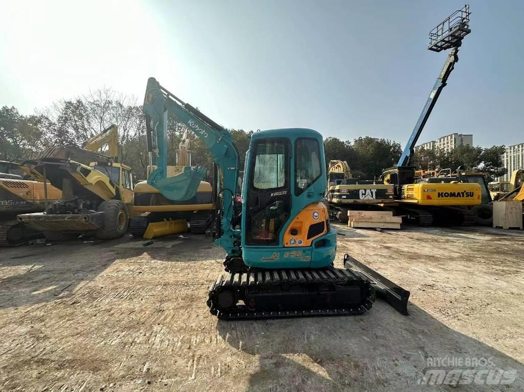 Kubota U 35 小型挖掘机