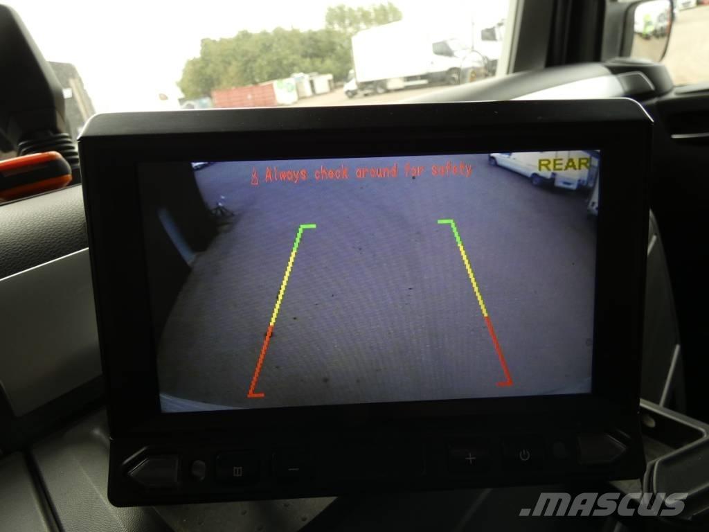 MAN TGL 12.220 厢式货车