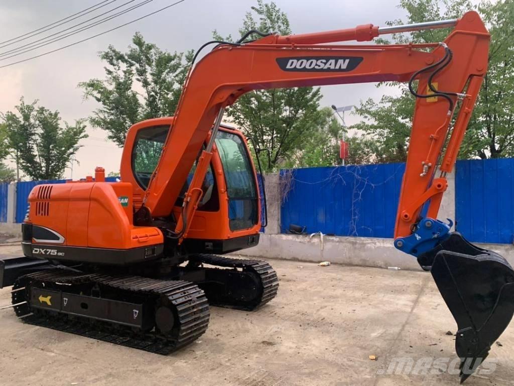 Doosan DX 75-9 C 中型挖掘机