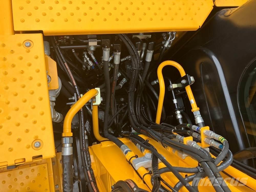 JCB JS145W 轮式挖掘机