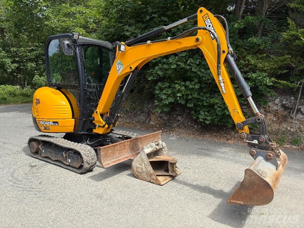 JCB 8026 CTS 小型挖掘机