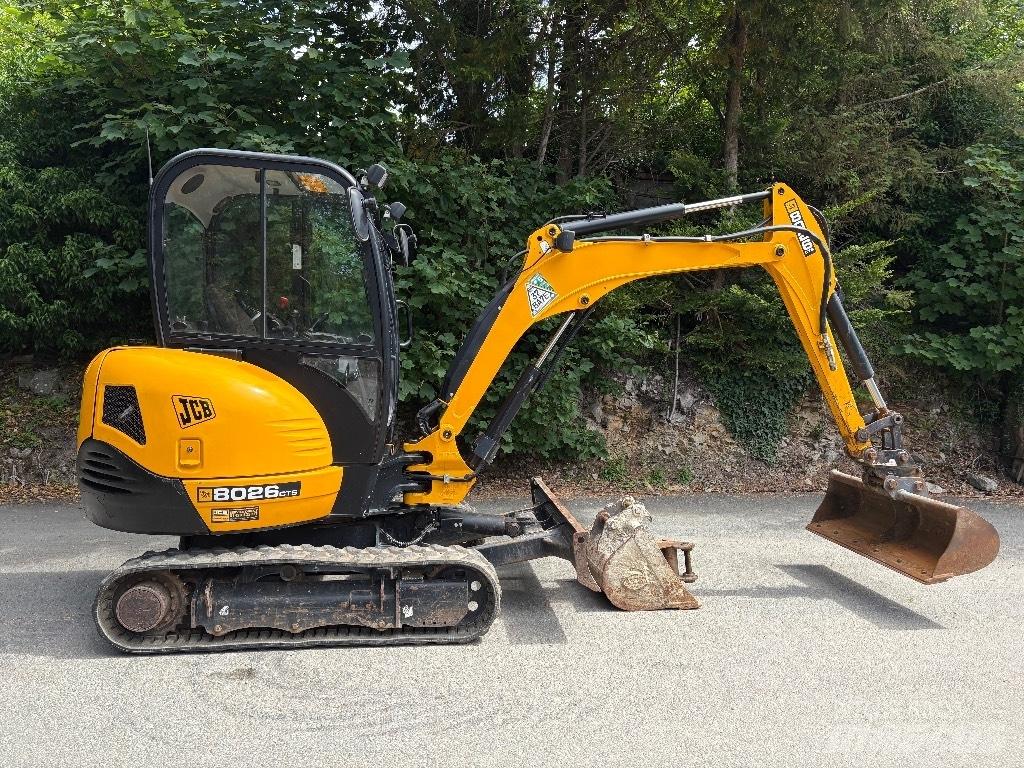 JCB 8026 CTS 小型挖掘机