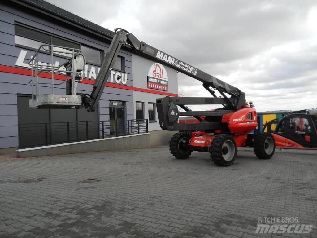 Manitou 200 ATJ 自走式伸缩臂升降机