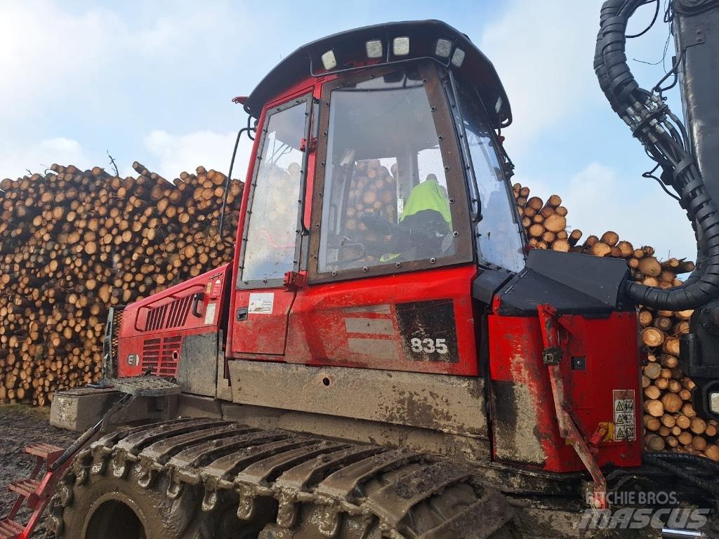 Komatsu 835 集运机