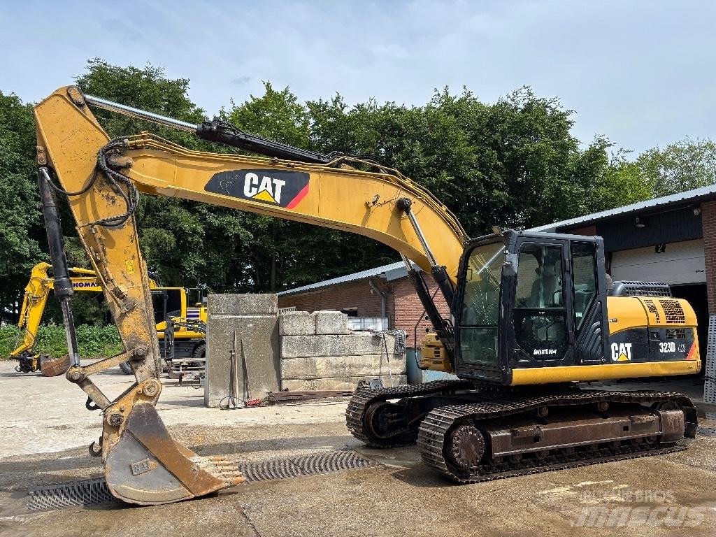 CAT 323 D LN 履带挖掘机