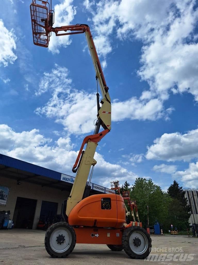 JLG 600 AJ 曲臂高空工作平台