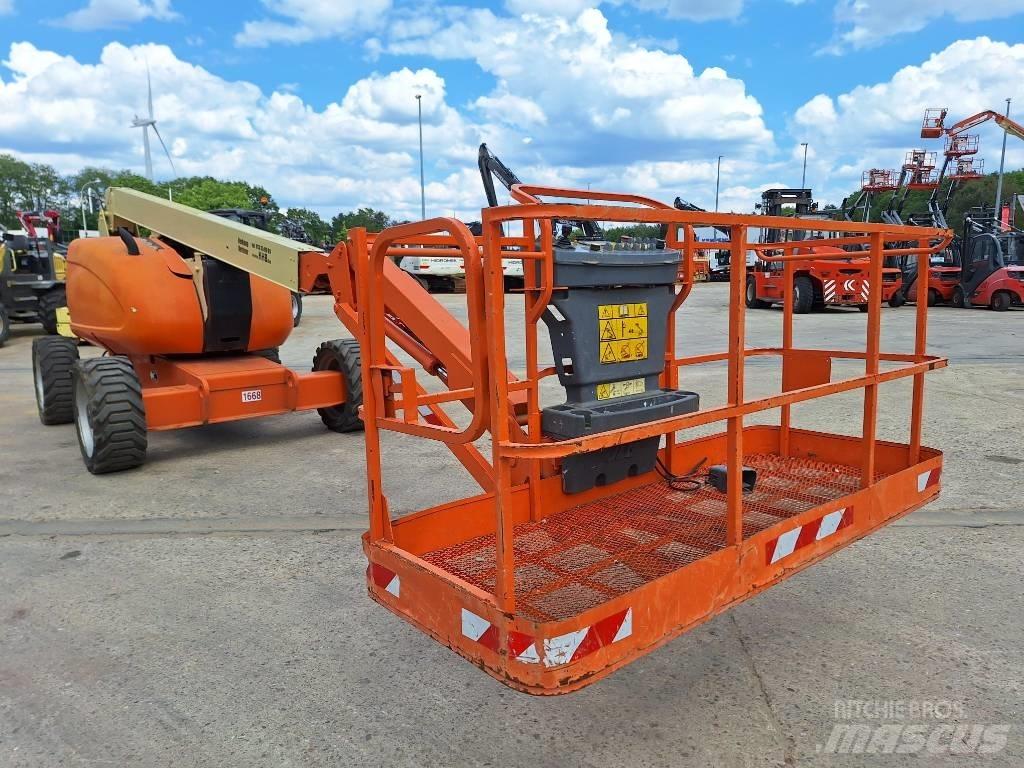 JLG 600 AJ 曲臂高空工作平台