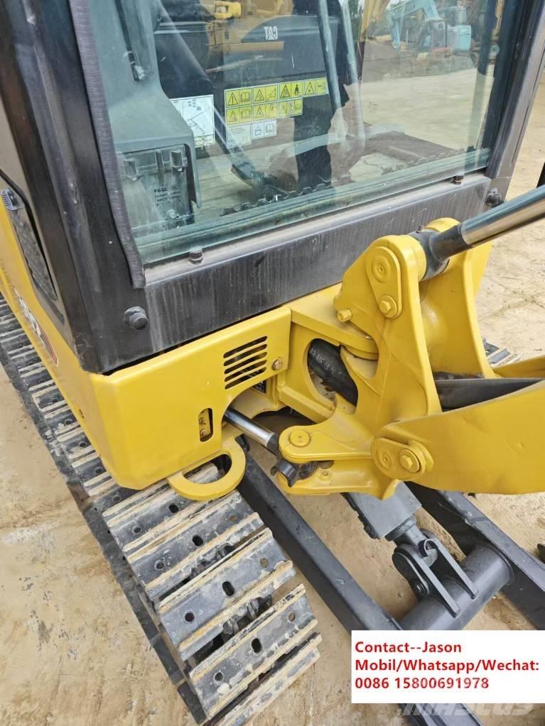 CAT 302CR 小型挖掘机