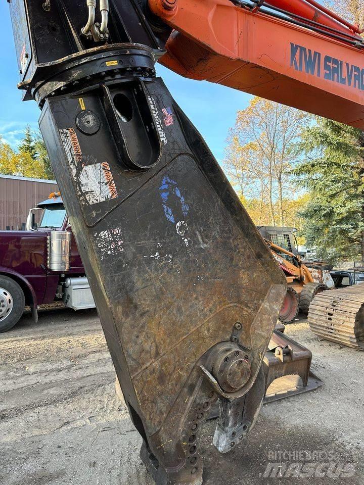 Hitachi EX 200 组装挖掘机