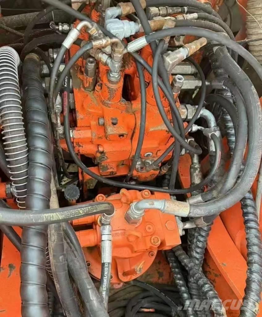 Doosan DH150W 轮式挖掘机