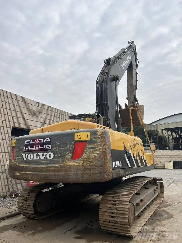 Volvo EC 240 履带挖掘机