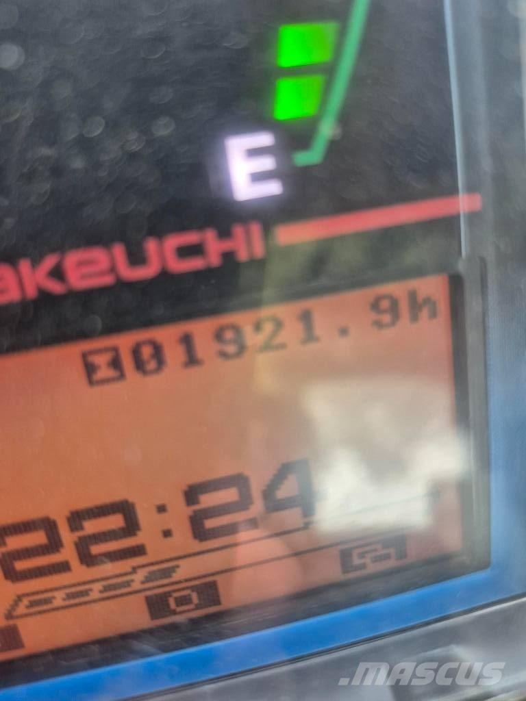 Takeuchi TB 325 R 小型挖掘机