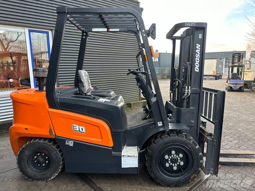 Doosan D30NX 柴油叉车