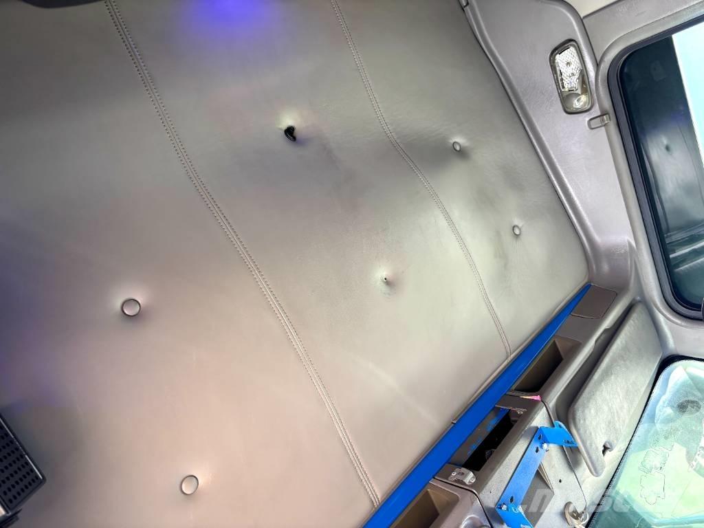 Kenworth W900 牵引车