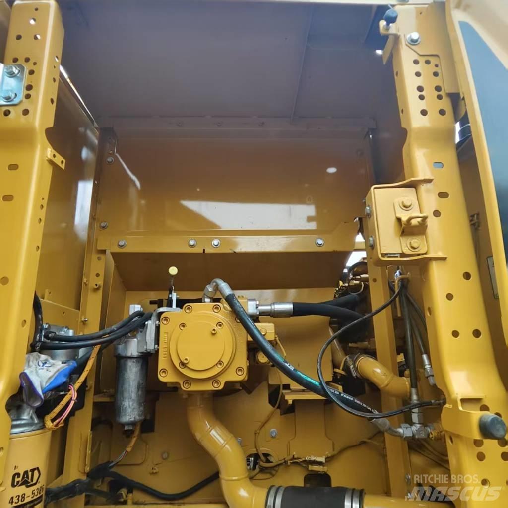 CAT 320 GC 中型挖掘机