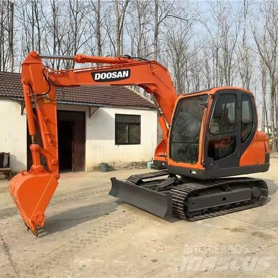 Doosan DX75 履带挖掘机