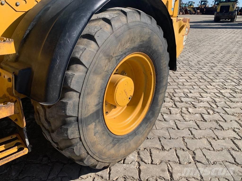 CAT 908M 轮式装载机