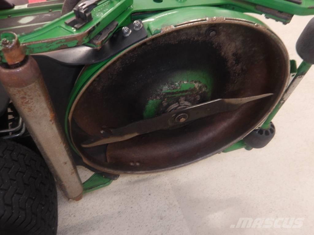 John Deere 9009 A 长草、修正和环绕割草机