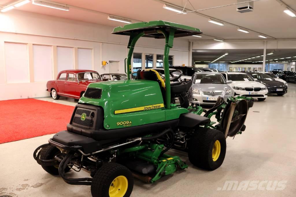 John Deere 9009 A 长草、修正和环绕割草机