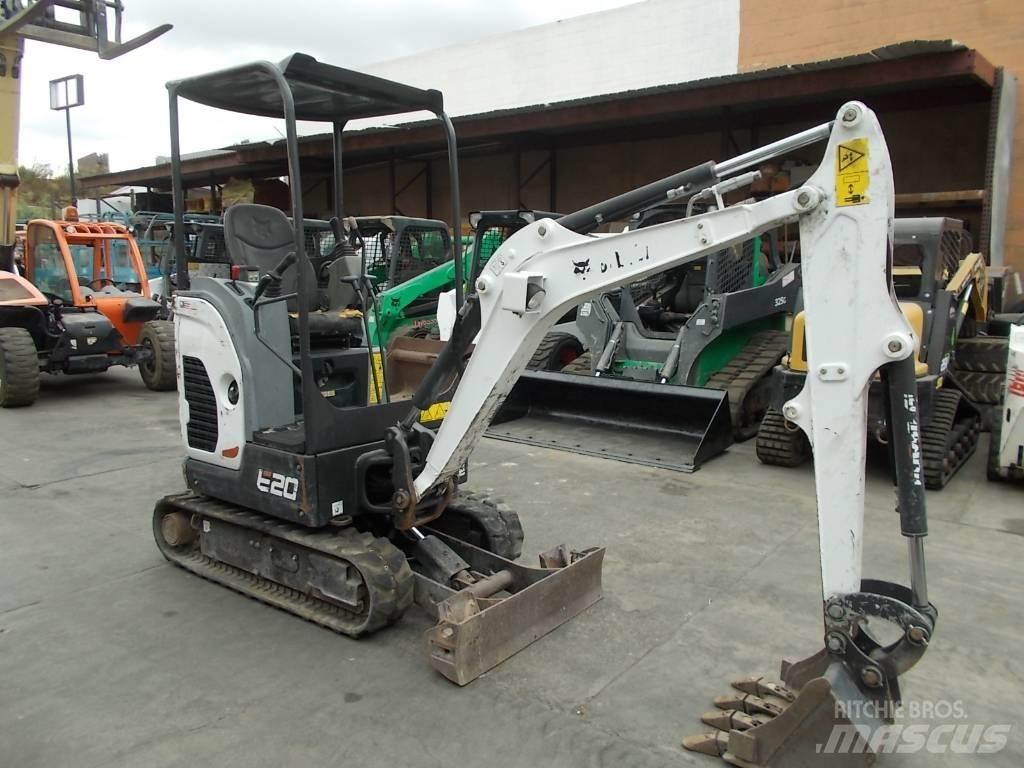 Bobcat E20 小型挖掘机