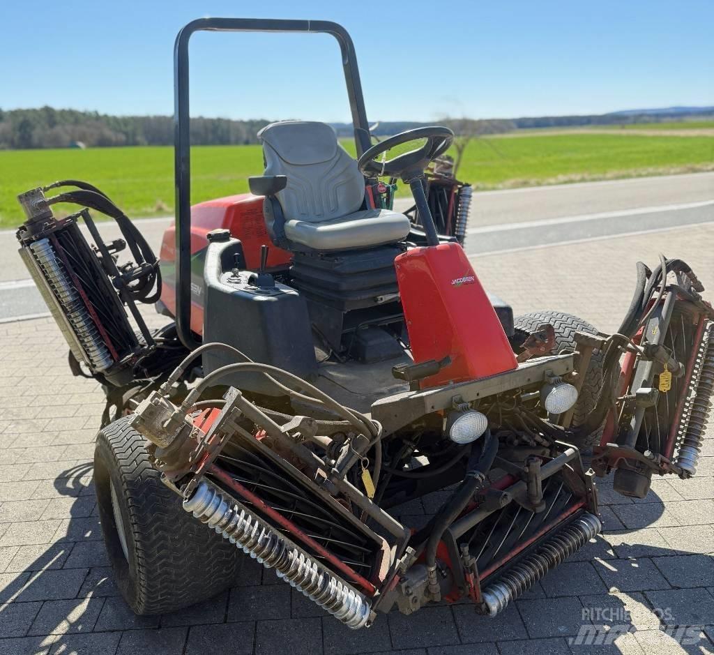 Jacobsen LF4677 骑乘式割草机