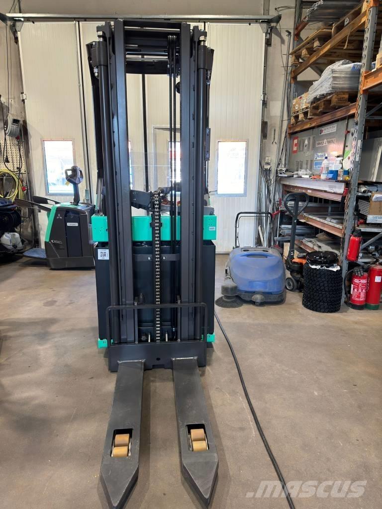 Mitsubishi SBR16N2 行走式堆垛机