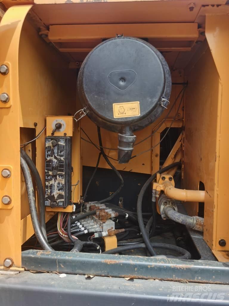 Hyundai R305LC-9T 履带挖掘机